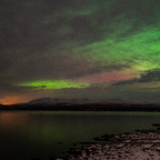 Polarlichter über eisiger Stille